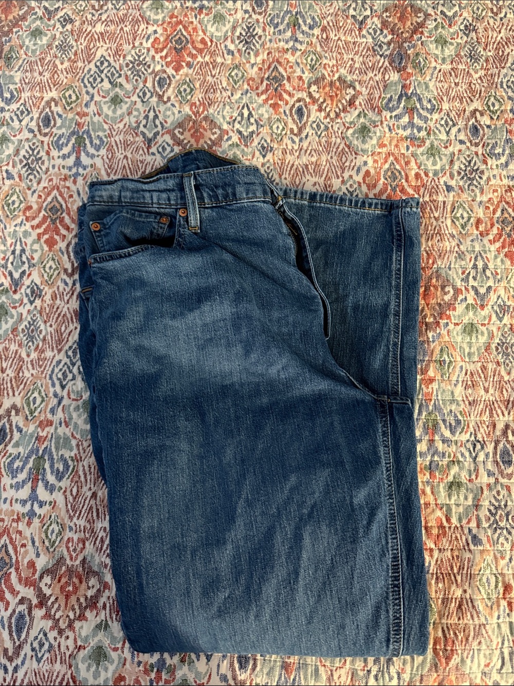 Levi's Men's Medium Blue Relaxed Jeans